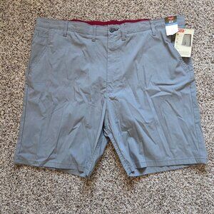 NWT Wrangler Outdoor Shorts Men's 46 Straight Fit Grey Quick Dry Stretch 9" New